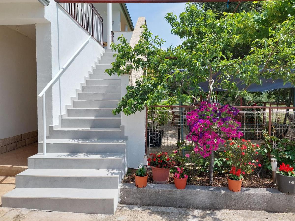 Rooms Ive Lozovac Exterior photo